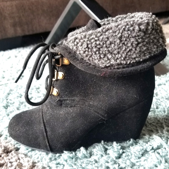 Small Size 4/5 Black Ankle Boots/Booties - Picture 3 of 5